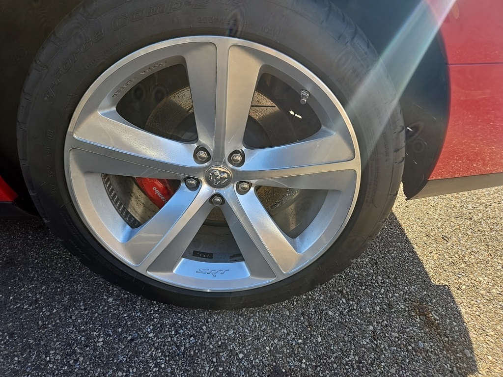 2010 Dodge Challenger SRT8 photo 4