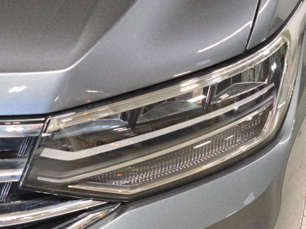 2024 Volkswagen Tiguan SE Wolfsburg Edition photo 9