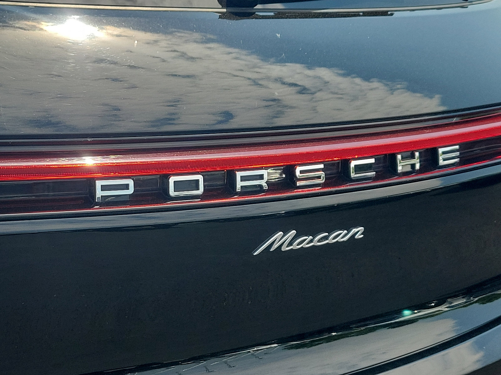 PreOwned 2022 Porsche Macan Sport Utility in Fairless Hills B16967