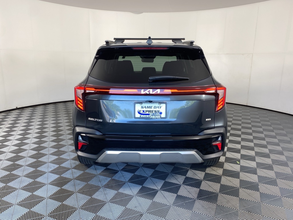 2024 Kia Seltos S photo 4
