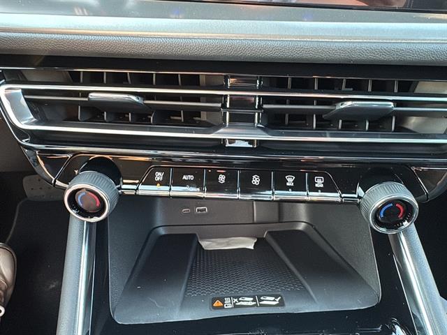 2026 Chevrolet Traverse LT's photo