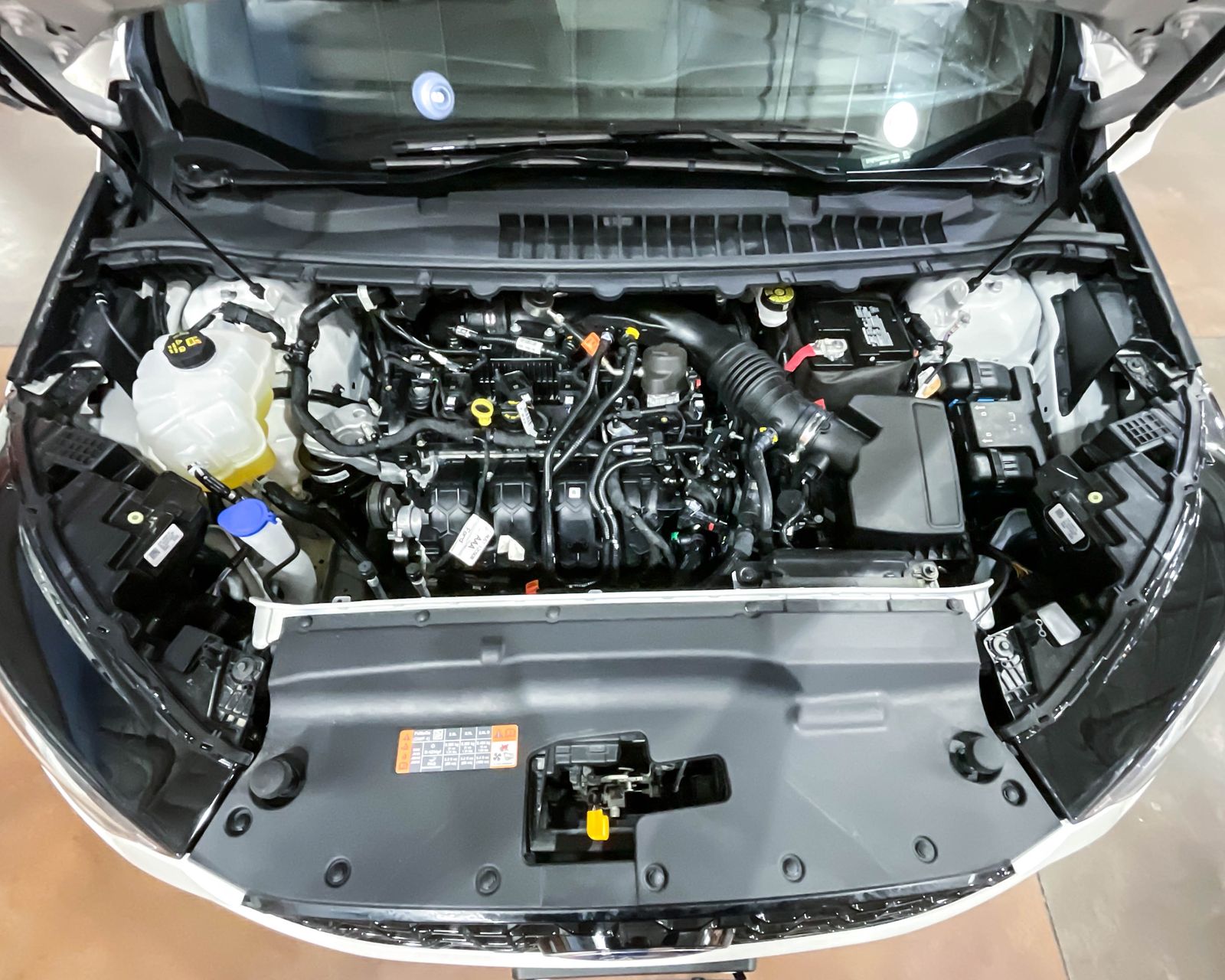2024 Ford Edge ST photo 23
