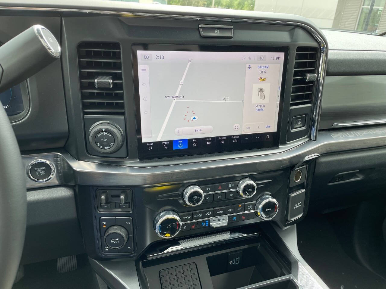 2025 Ford F-250 Lariat photo 10