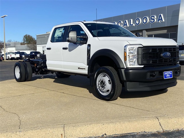 2026 Ford F-550 Super Duty Chassis Cab XL's photo
