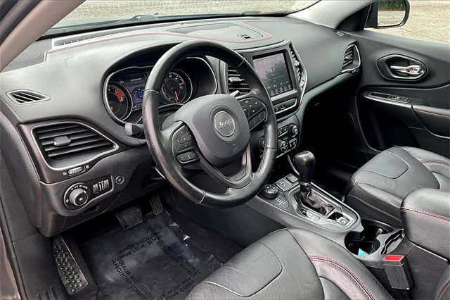 2020 Jeep Cherokee Trailhawk photo 13