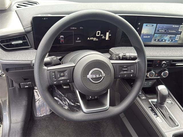2025 Nissan Kicks SV photo 19