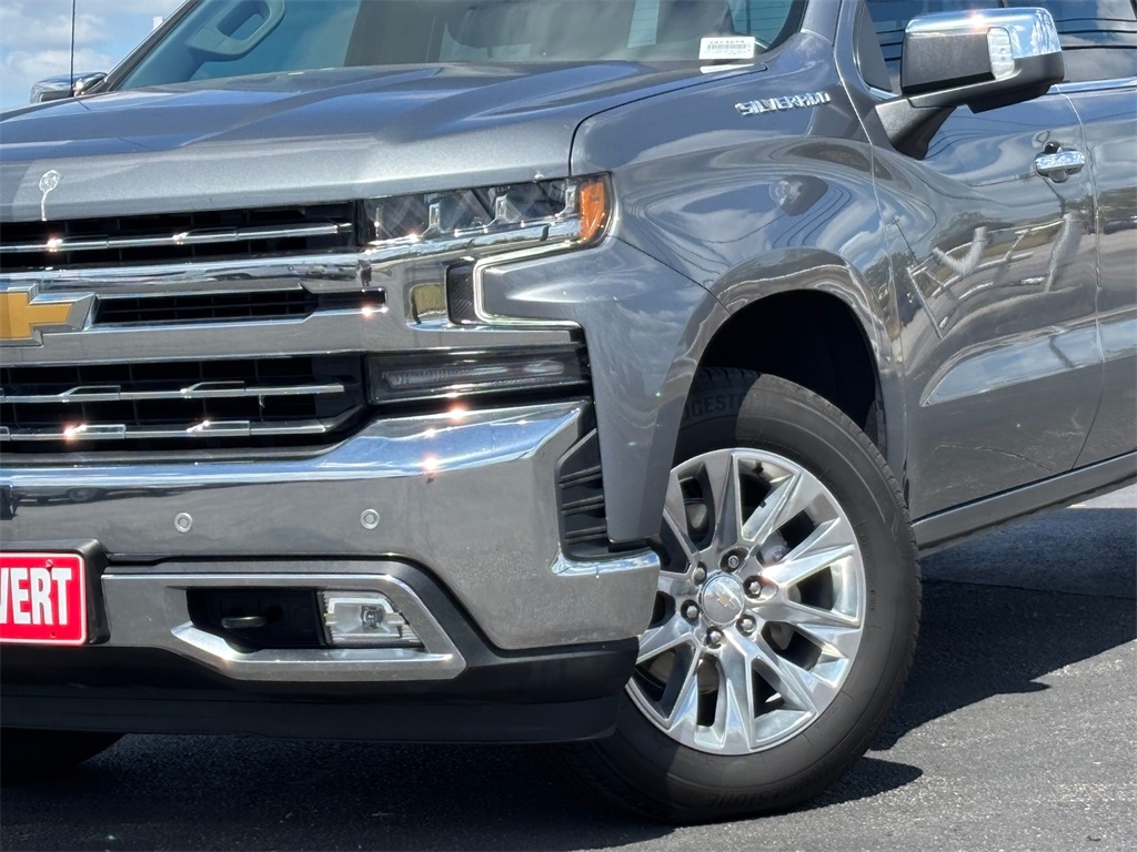 2022 Chevrolet Silverado 1500 LTZ photo 2