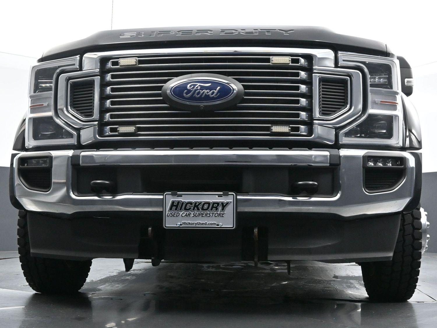 2022 Ford F-450 Lariat photo 40