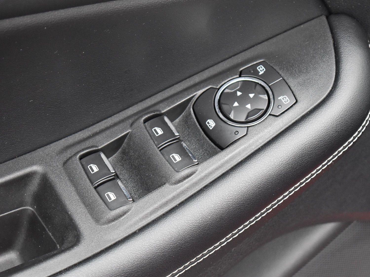 2022 Ford Edge ST photo 11
