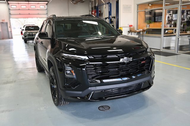 2026 Chevrolet Equinox RS photo 2