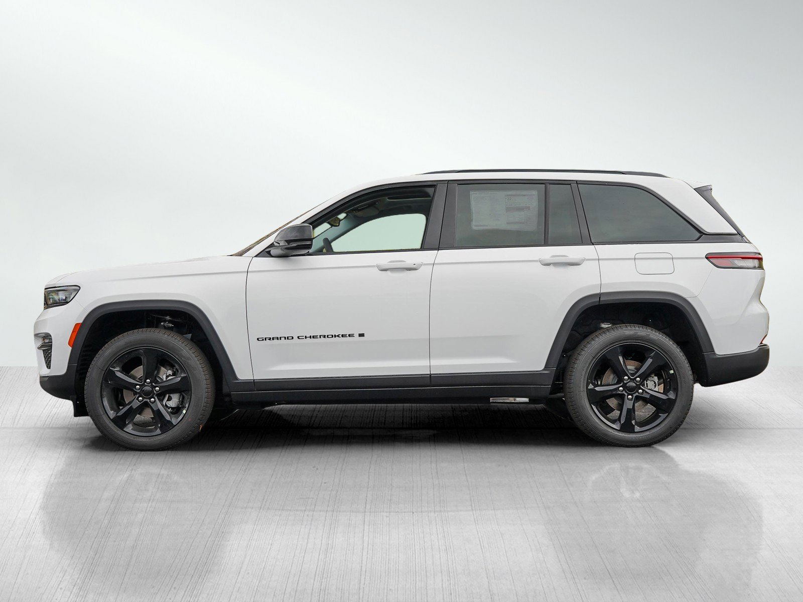 2025 Jeep Grand Cherokee Limited photo 3