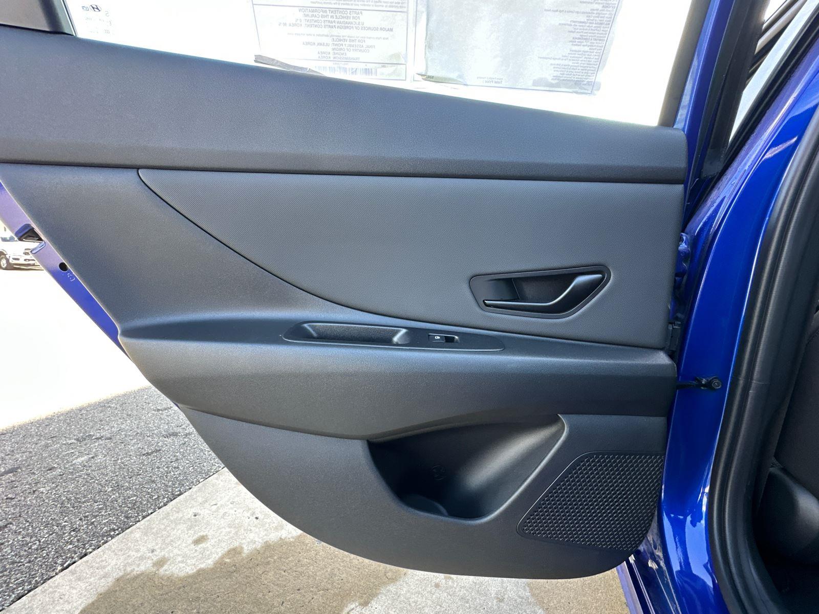 2025 Hyundai Elantra SEL Sport photo 21