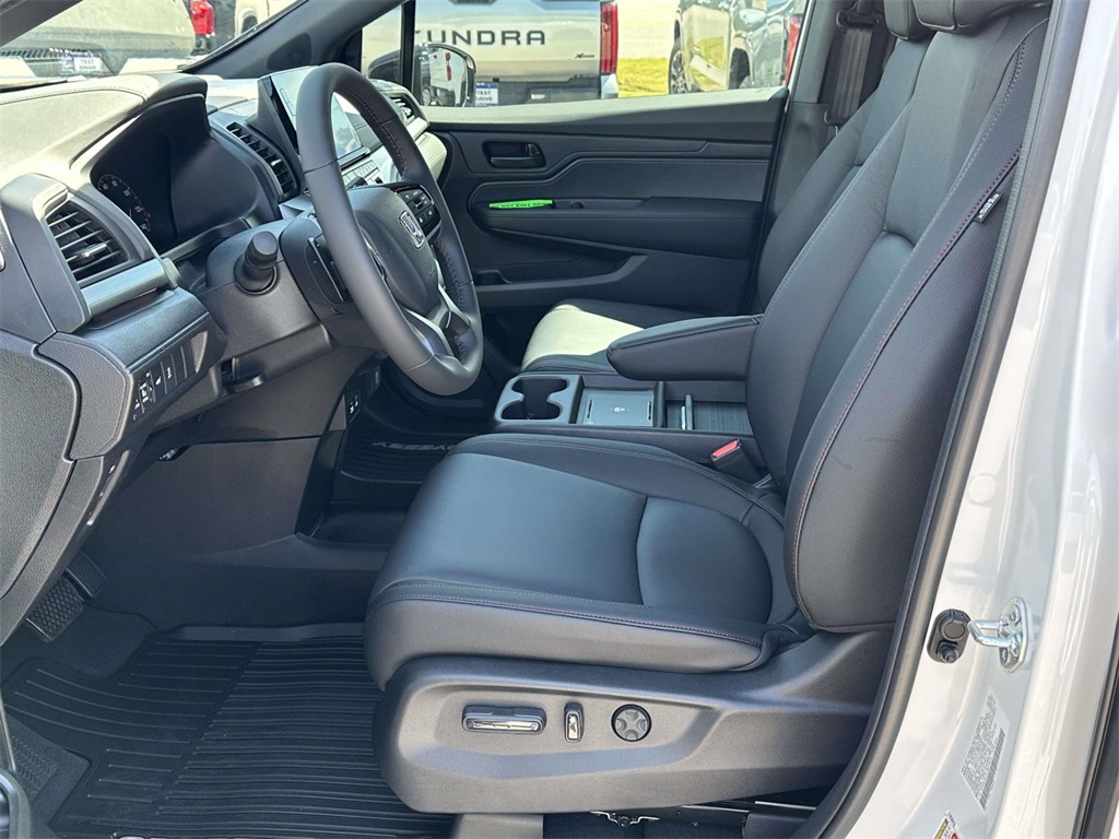 2026 Honda Odyssey photo 4