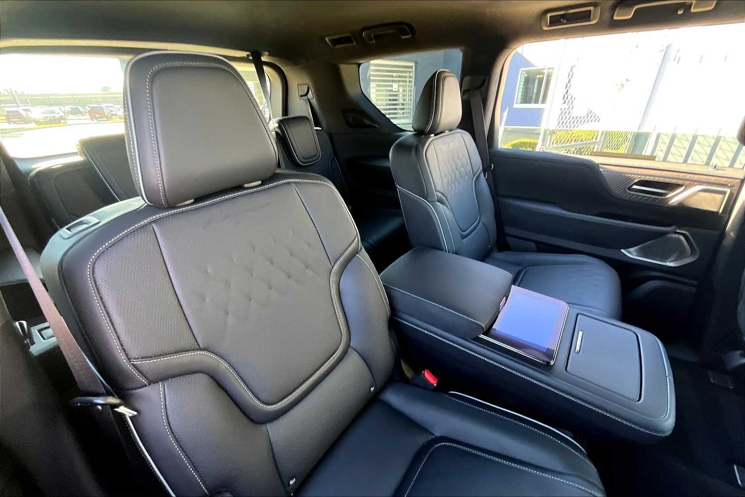 2025 Infiniti QX80 photo 17