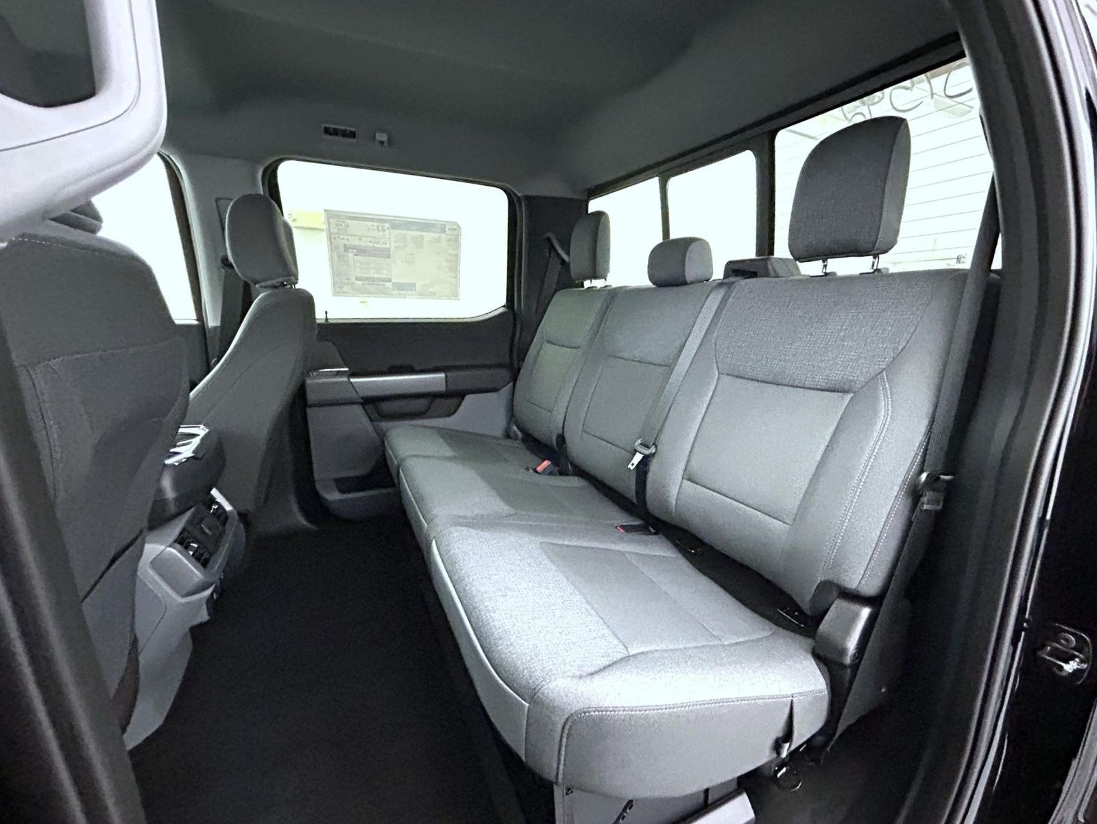 2025 Ford F-150 XLT photo 17