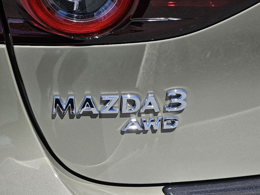 2025 Mazda Mazda3 2.5 Turbo Carbon photo 3
