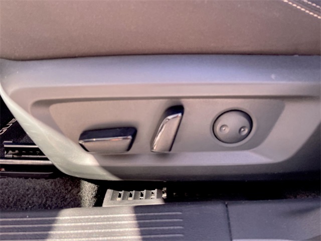 2024 Nissan Rogue SV photo 4