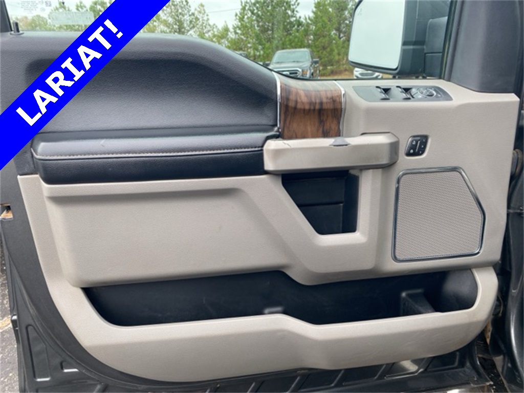 2020 Ford F-150 Lariat photo 19