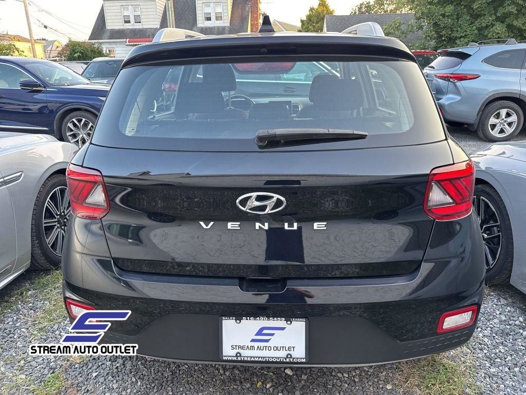 2022 Hyundai Venue SEL Limited photo 7