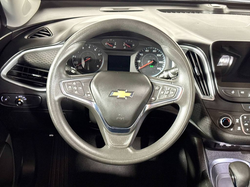 2023 Chevrolet Malibu 1LT photo 13