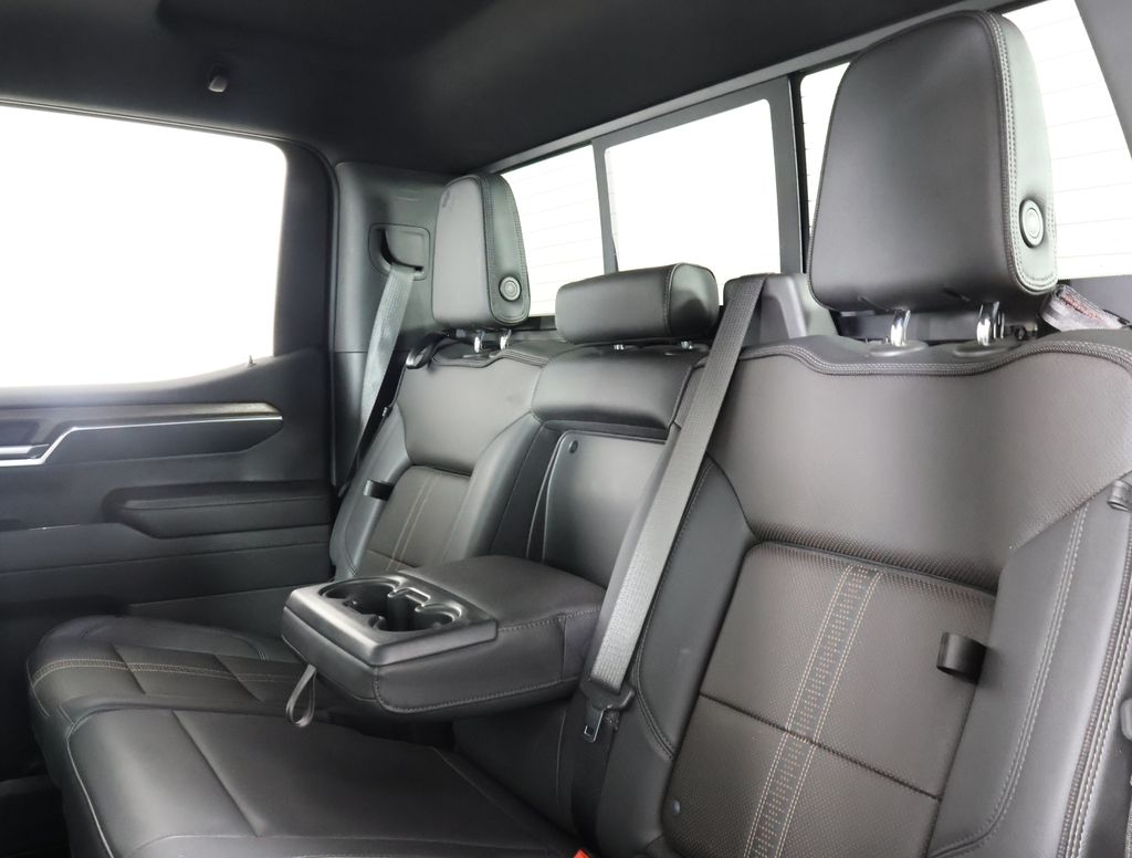 2022 Chevrolet Silverado 1500 High Country photo 19