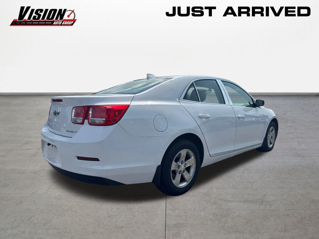 2015 Chevrolet Malibu 1LT photo 4