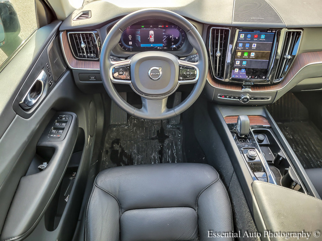 2023 VOLVO XC60 - Image 12