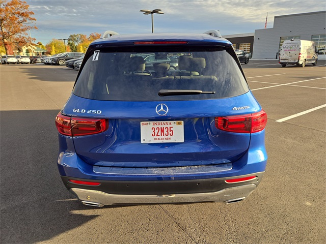 2026 Mercedes Benz GLB 250 4MATIC photo 3