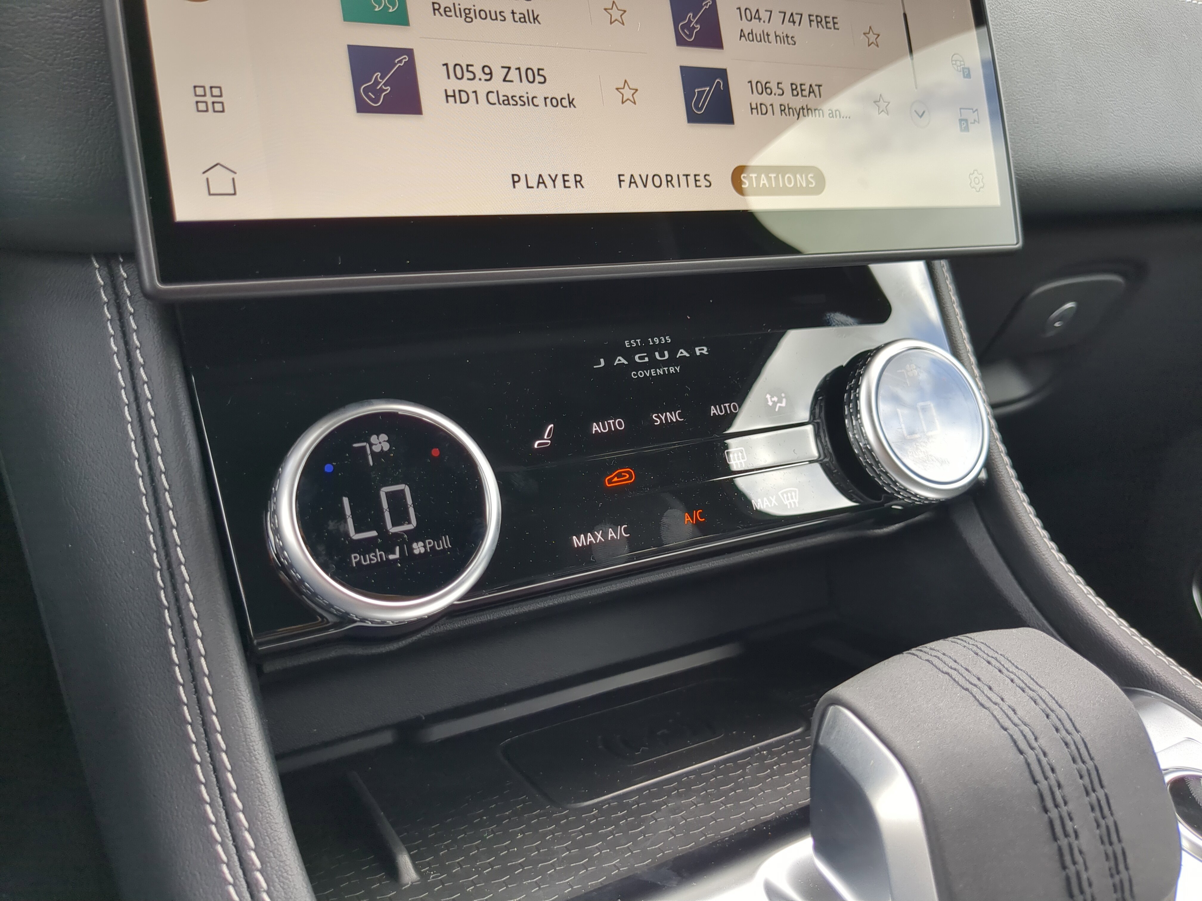 2026 Jaguar F-PACE P250 R-Dynamic S photo 14