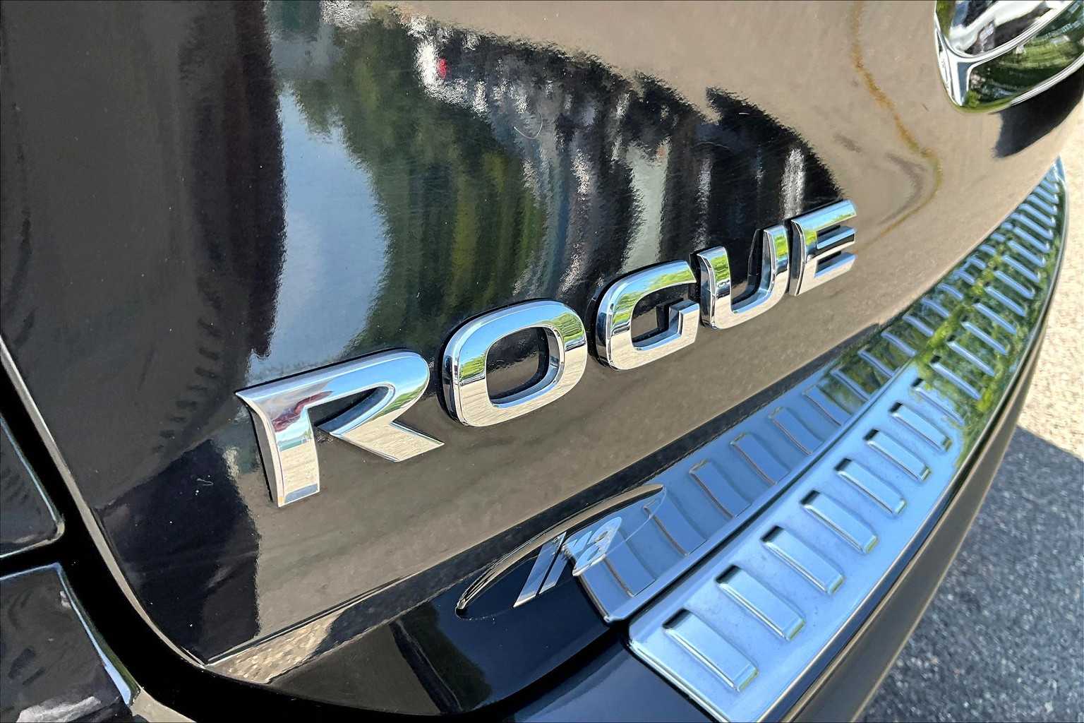 2017 Nissan Rogue SL photo 9