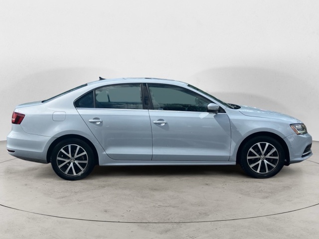 2017 Volkswagen Jetta 1.4T SE photo 3