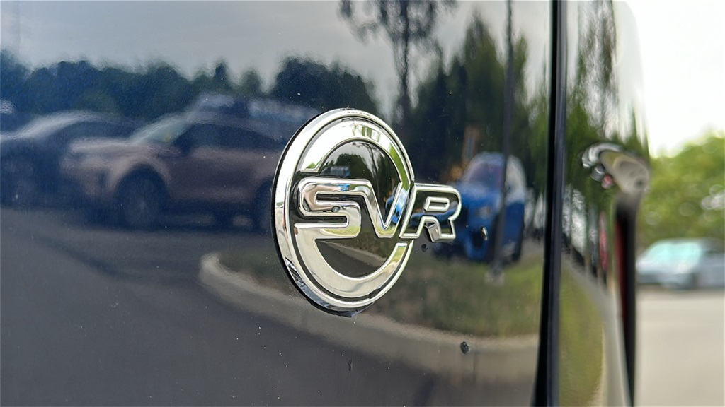 2026 Jaguar F-PACE SVR photo 30