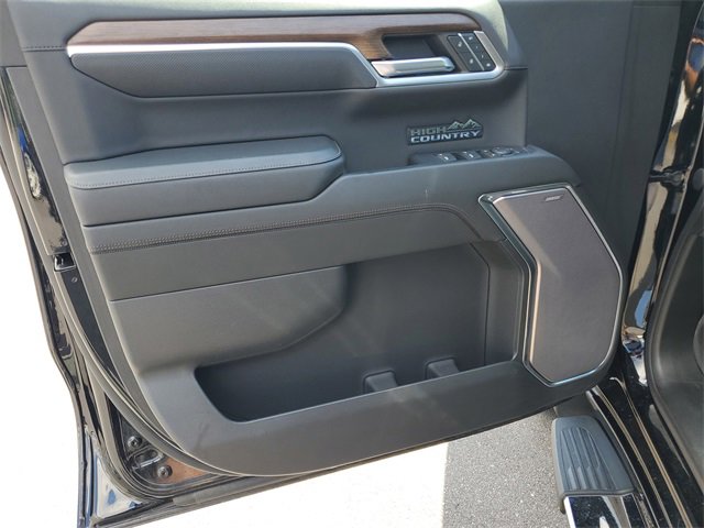 2022 Chevrolet Silverado 1500 High Country photo 8