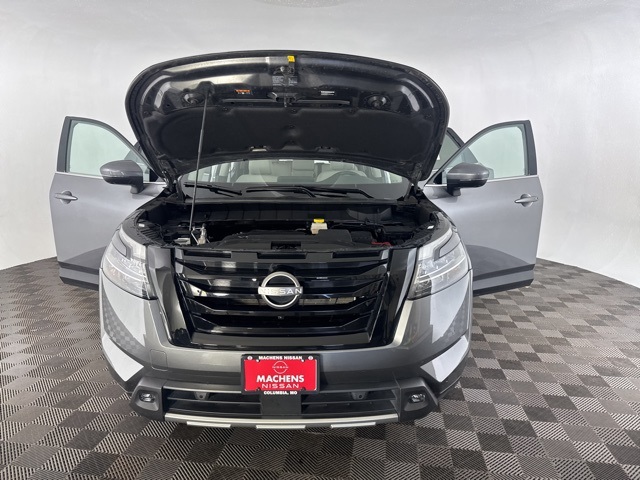 2022 Nissan Pathfinder SL photo 10