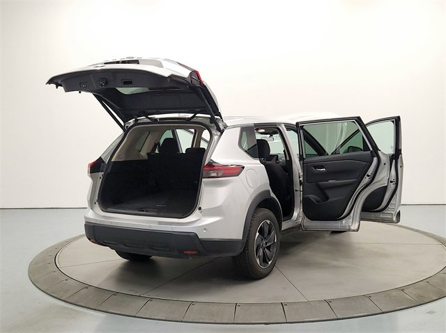 2024 Nissan Rogue SV photo 13