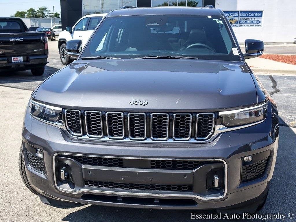 2023 Jeep Grand Cherokee Overland photo 4