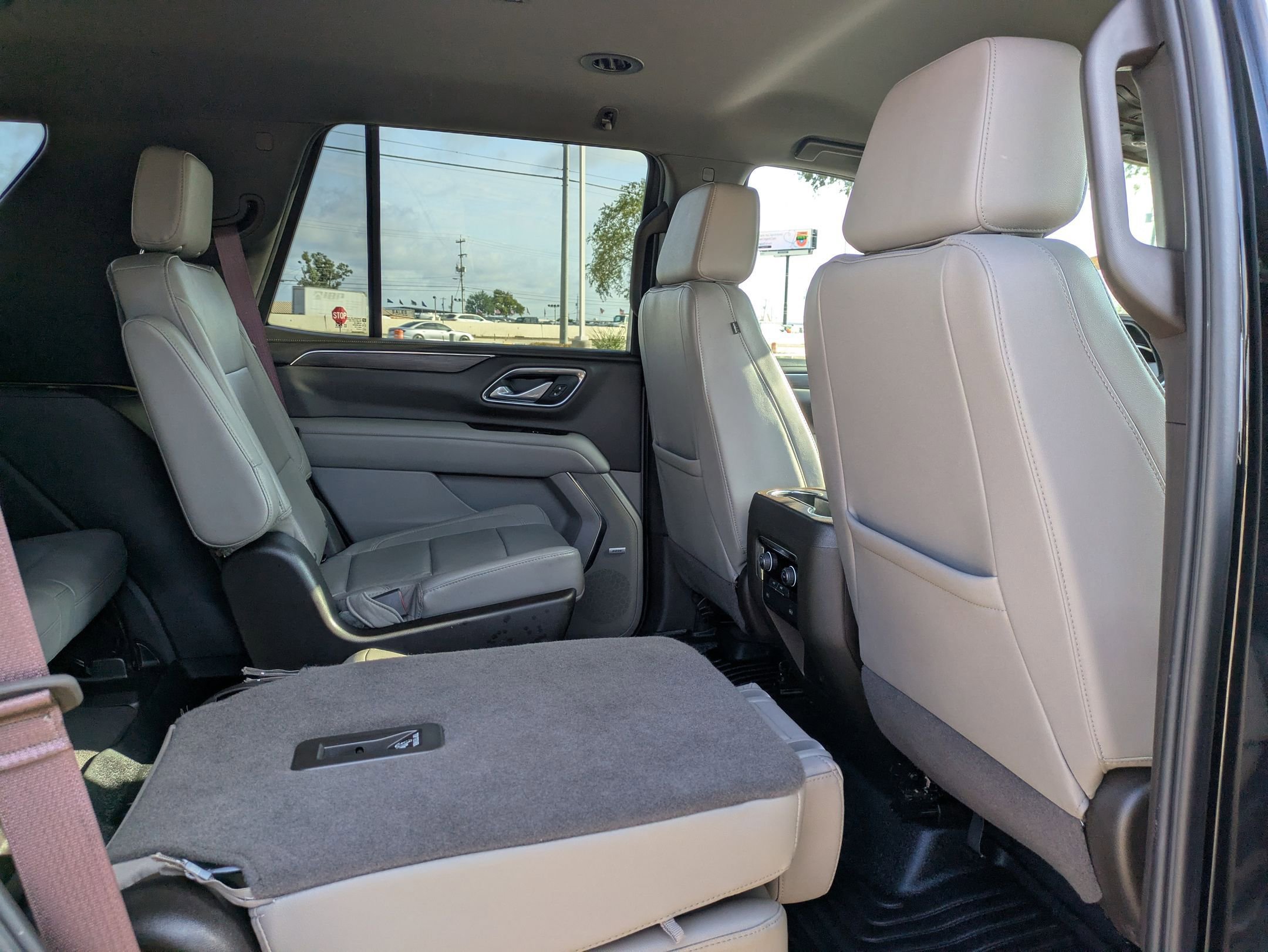 2023 Chevrolet Tahoe LT photo 25