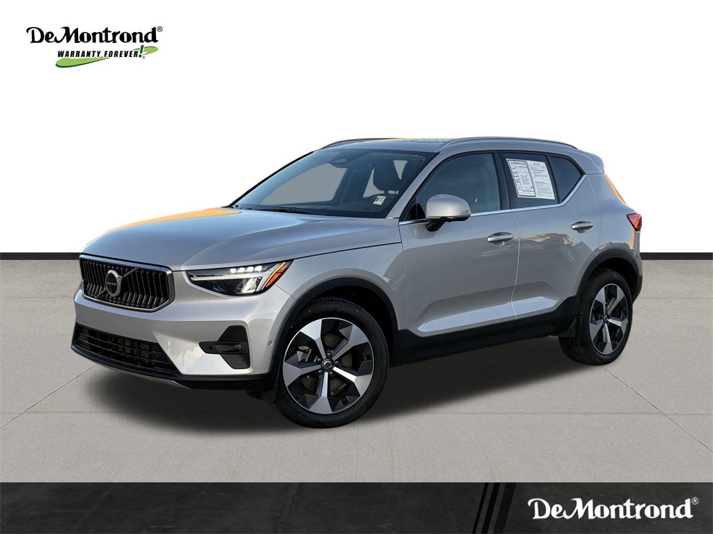 2025 Volvo XC40 Plus's photo