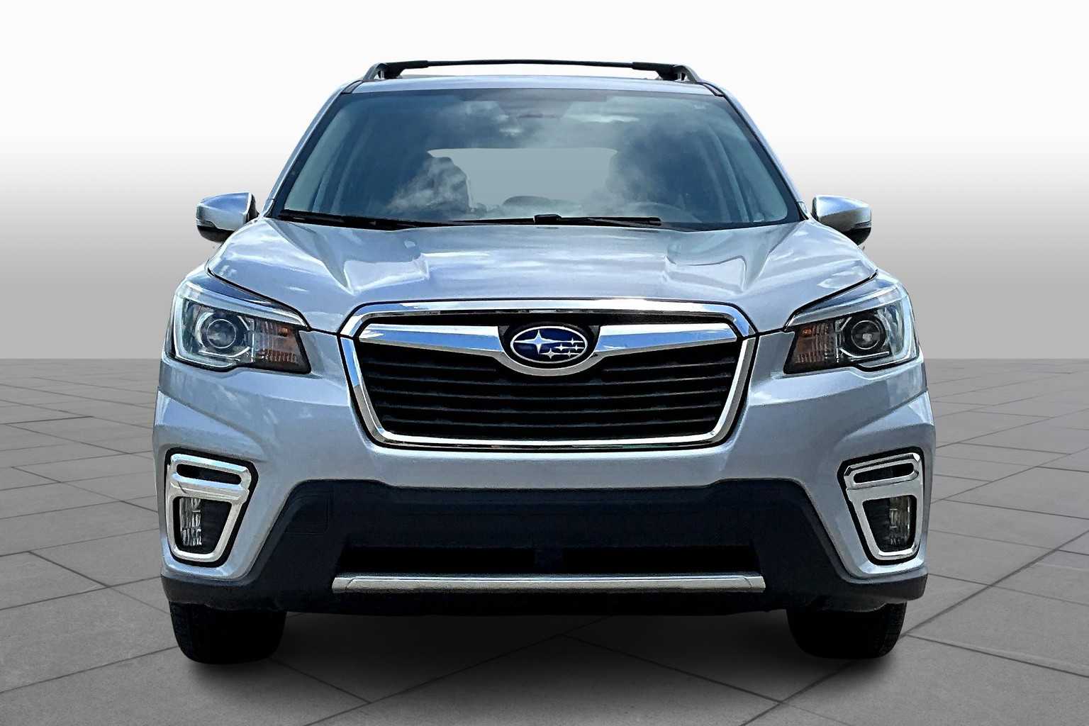 2019 Subaru Forester Touring photo 5