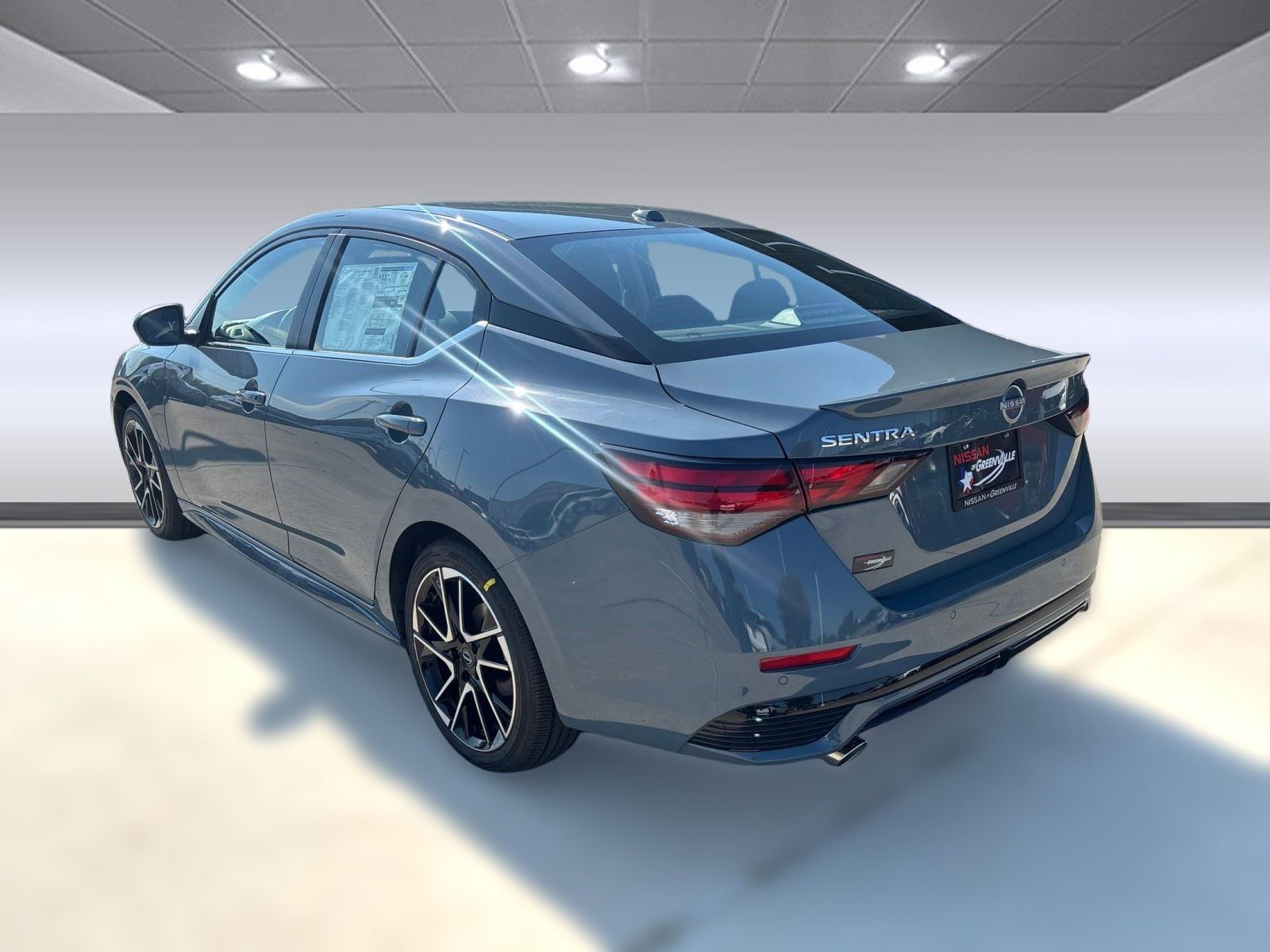 2025 Nissan Sentra SR photo 3