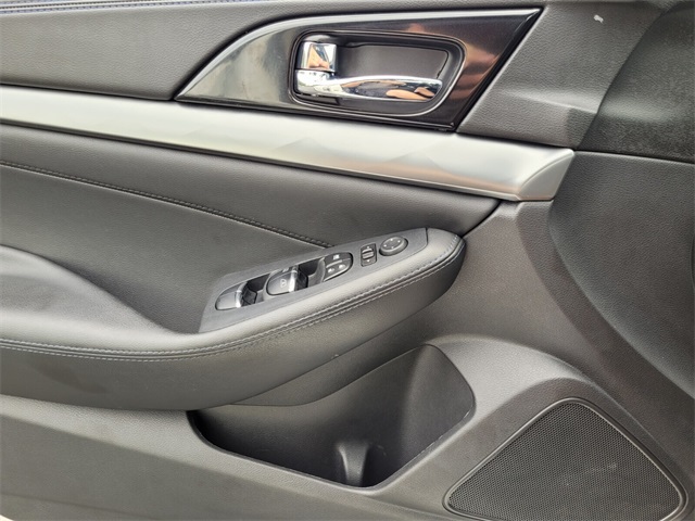 2018 Nissan Maxima SR photo 23