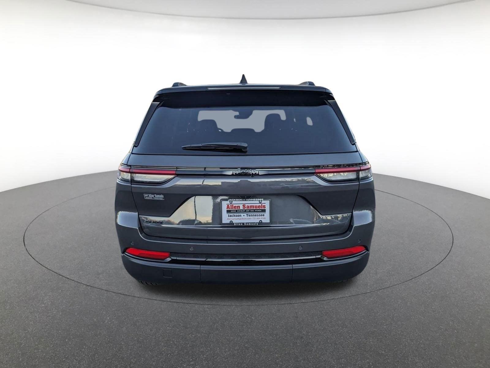 2025 Jeep Grand Cherokee Laredo Altitude photo 5