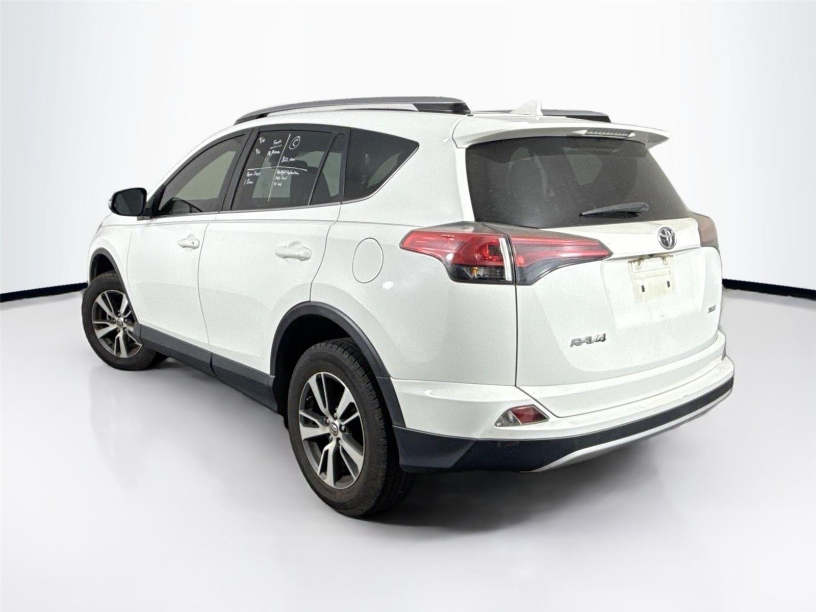 2018 Toyota RAV4 XLE photo 8