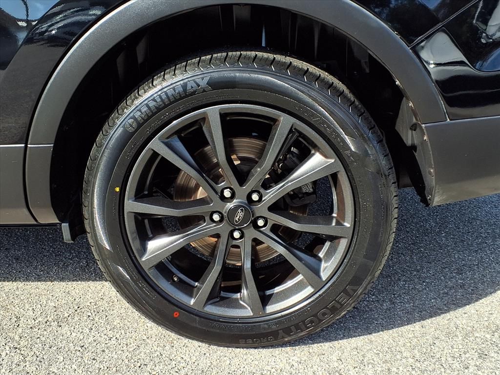 2017 Ford Explorer XLT photo 4