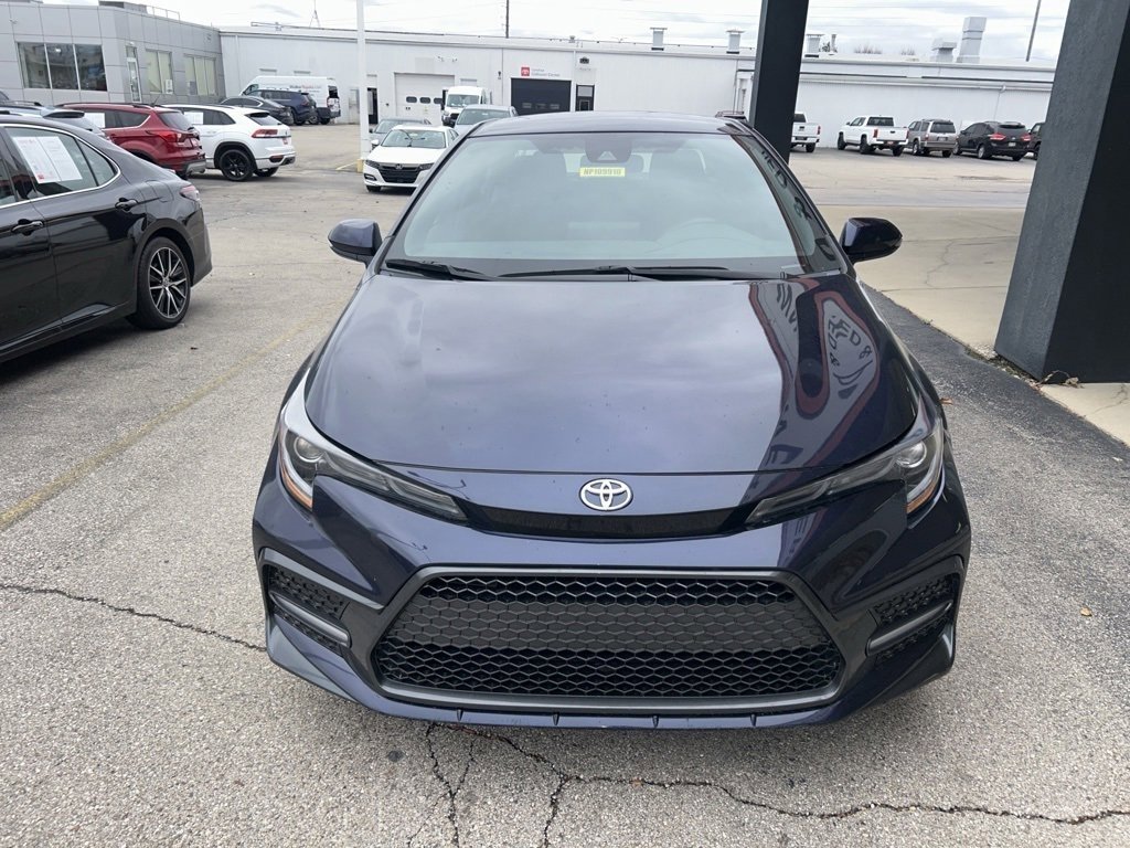 2022 Toyota Corolla SE photo 3