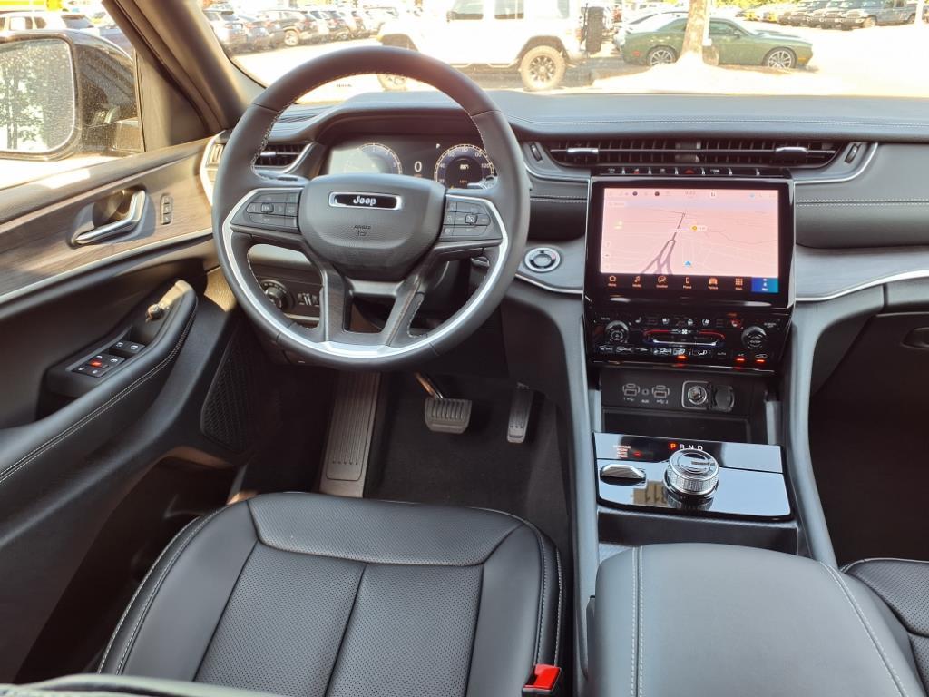 2025 Jeep Grand Cherokee Limited photo 27