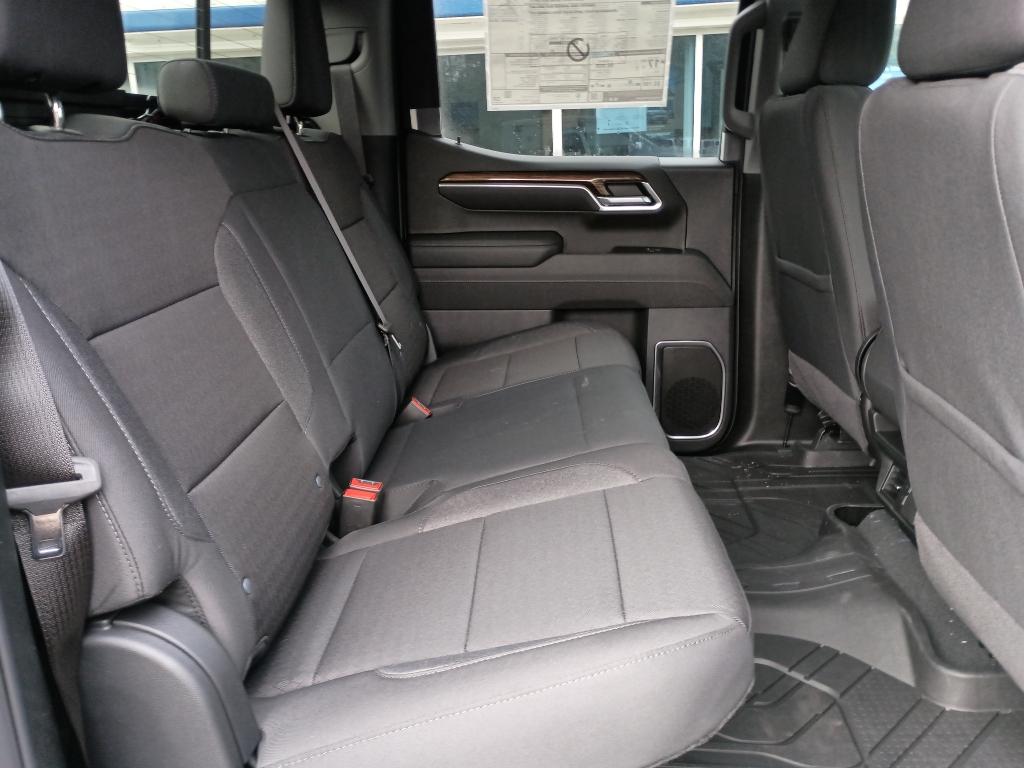 2025 Chevrolet Silverado 1500 LT photo 17