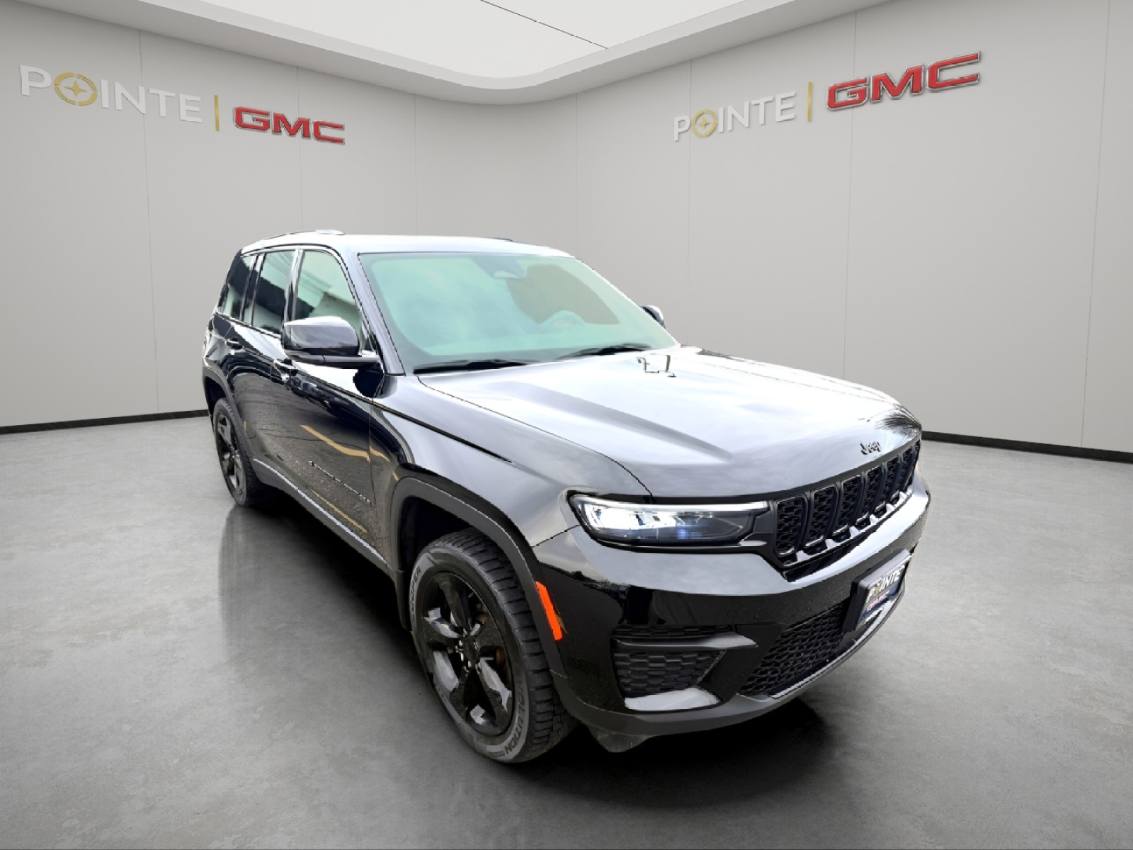 2022 Jeep Grand Cherokee Altitude's photo