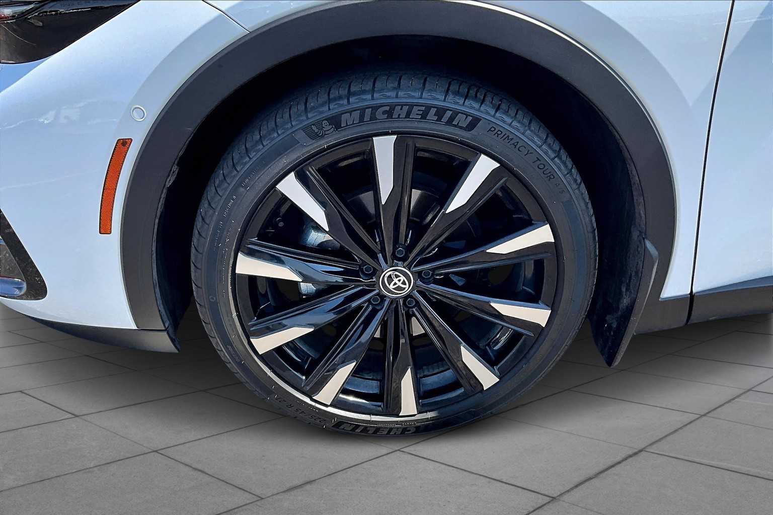 2025 Toyota Crown Platinum photo 9