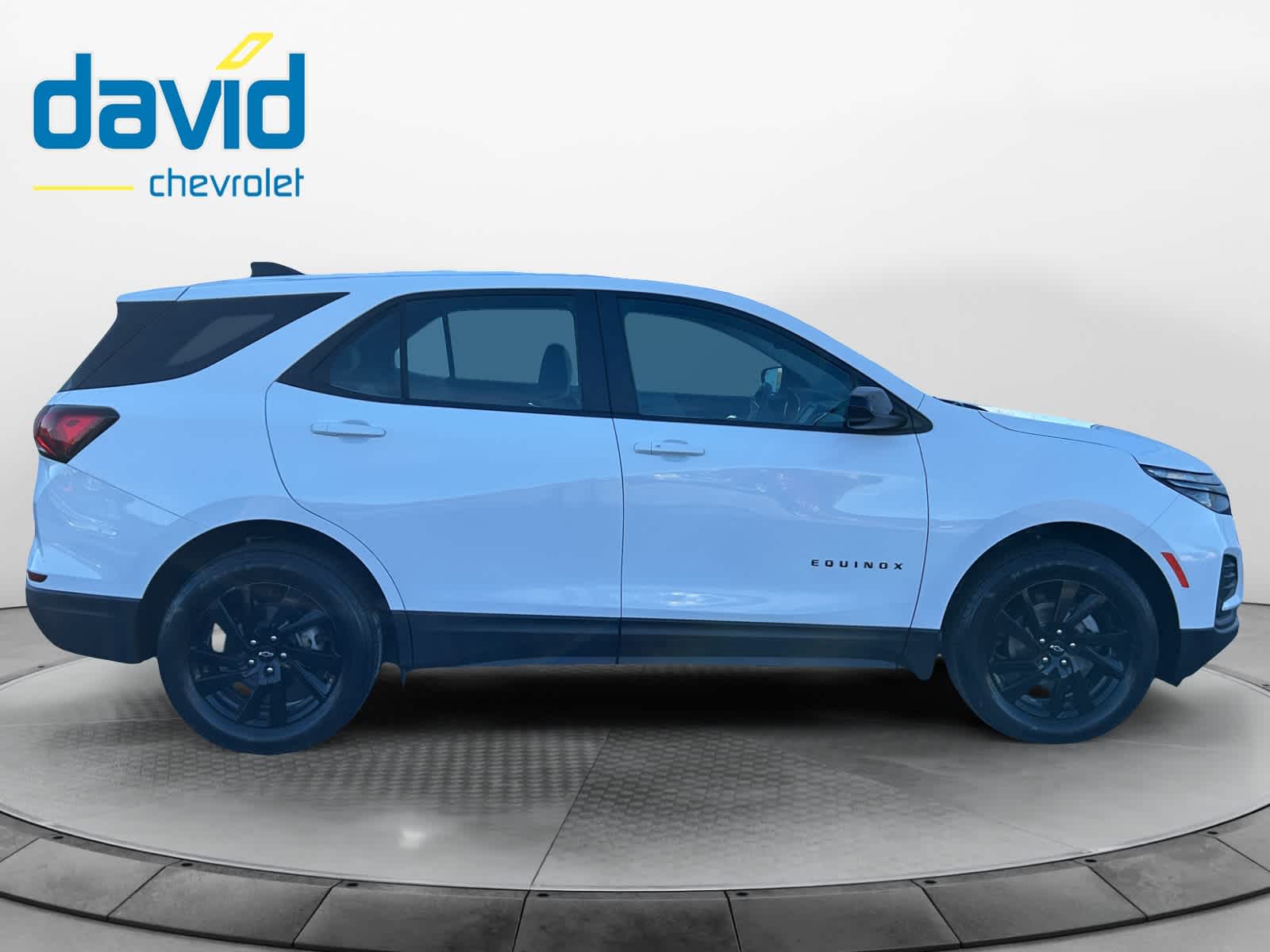 2024 Chevrolet Equinox LS photo 3